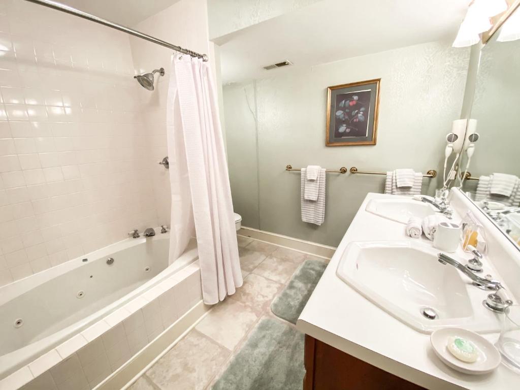 Abigail Inn - image 6