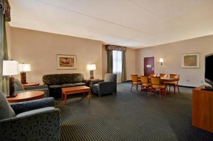 Embassy Suites Lexington - image 3