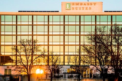 Embassy Suites by Hilton Lexington Green - image 2