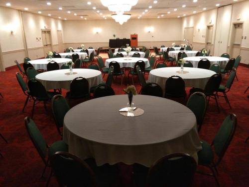 Ramada by Wyndham Lexington North Hotel & Conference Center - image 4