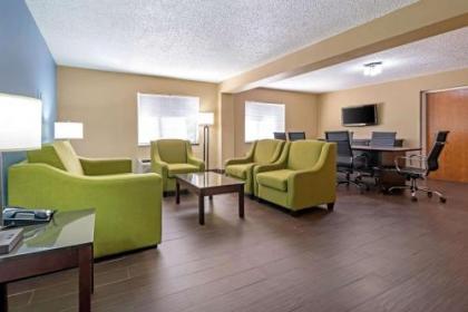 Clarion Hotel Lexington - image 4