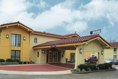La Quinta Inn by Wyndham Lexington - main image