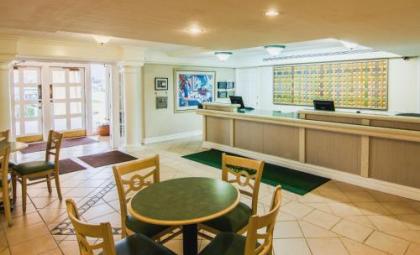 La Quinta Inn by Wyndham Lexington - image 4