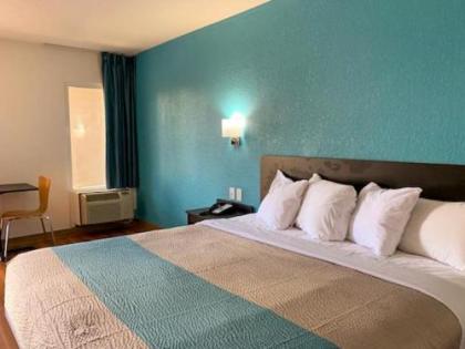 Motel 6-Lexington KY - Airport - image 2