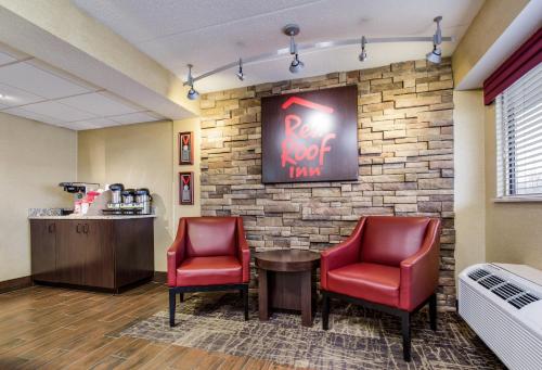 Red Roof Inn Lexington - image 3