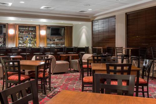 Quality Inn - image 3