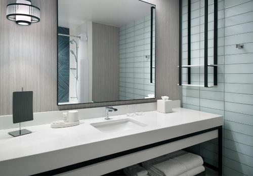 Lexington Marriott City Center - image 3