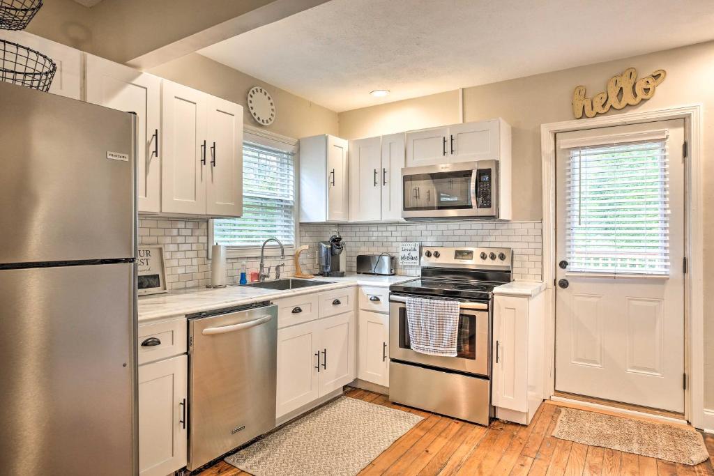 Updated Lexington Apartment Near Downtown UK! - image 2
