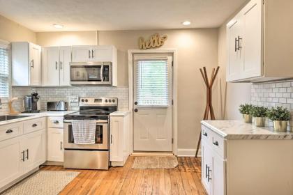 Updated Lexington Apartment Near Downtown UK! - image 4
