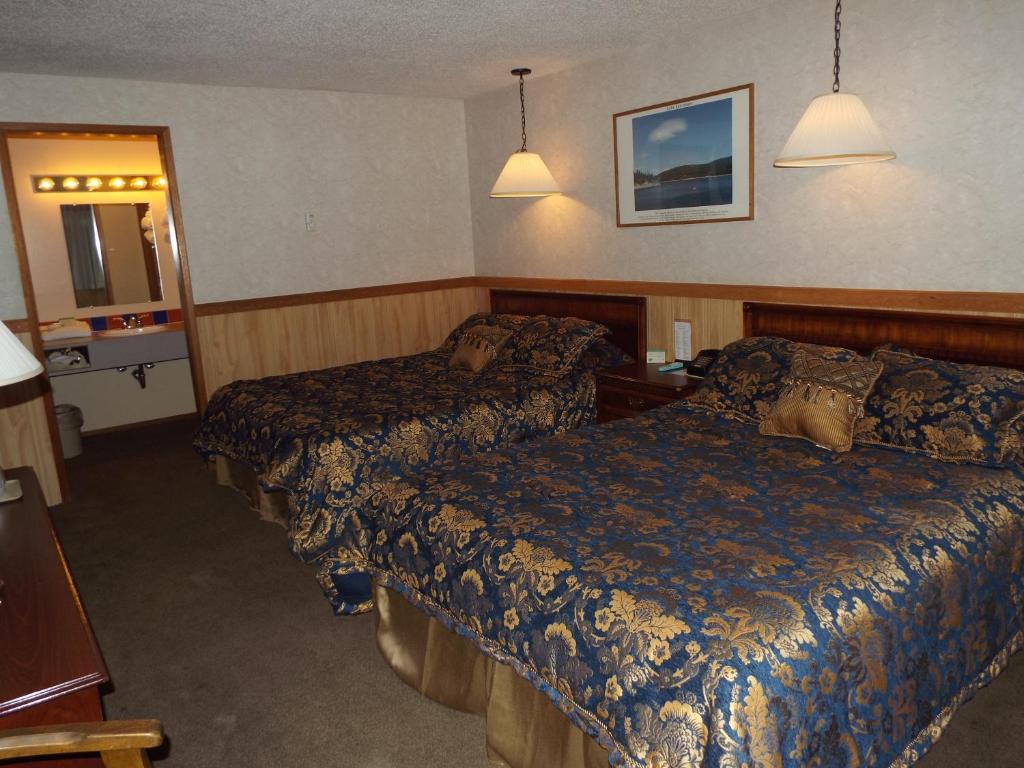 Caboose Motel - image 7