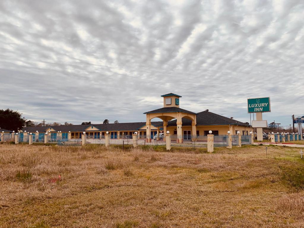 Luxury Inn Liberty - image 3
