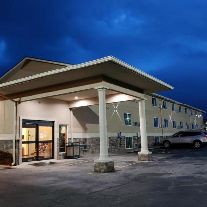 Super 8 by Wyndham Liberty NE Kansas City Area - image 1