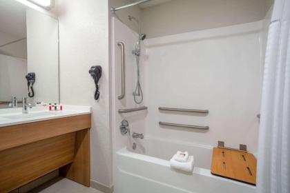 Microtel Inn & Suites by Wyndham Liberty NE Kansas City Area - image 14