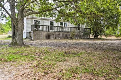 Cozy House with Huge Yard about 16 Mi to Fort Bragg - image 7