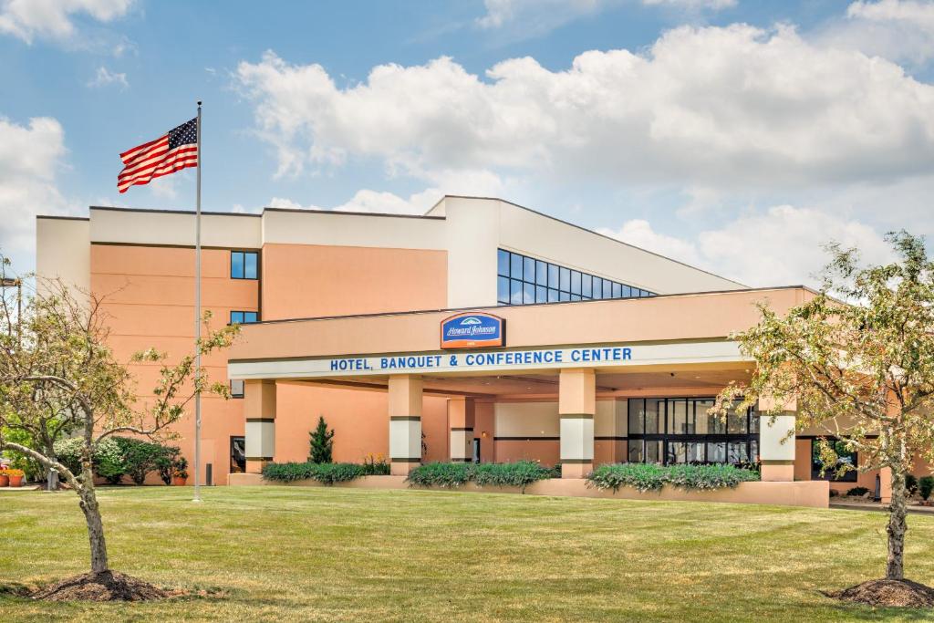 Howard Johnson by Wyndham Lima - main image