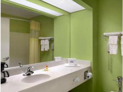 Days Inn by Wyndham Lincoln - image 13