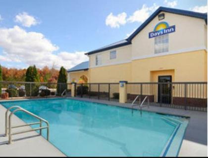 Days Inn by Wyndham Lincoln - image 14