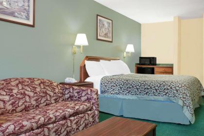 Days Inn by Wyndham Lincoln - image 7