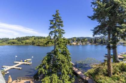Lazy Lookout on Devils Lake - image 1