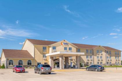 Comfort Inn & Suites near Route 66 Award Winning Gold Hotel 2021 - image 5