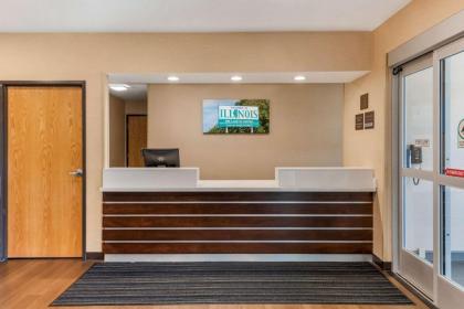 Comfort Inn & Suites near Route 66 Award Winning Gold Hotel 2021 - image 6