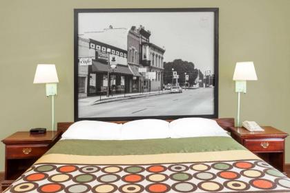 Super 8 by Wyndham Lincoln - image 10