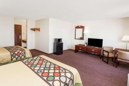 Super 8 by Wyndham Lincoln - image 4