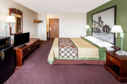 Super 8 by Wyndham Lincoln - image 6