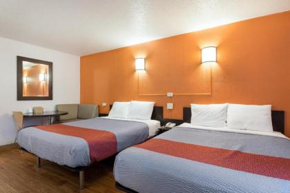 Motel 6-Lincoln IL - image 11