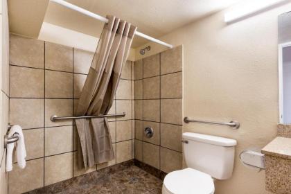 Motel 6-Lincoln IL - image 2