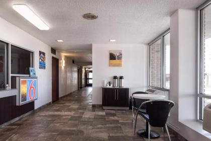 Motel 6-Lincoln IL - image 8