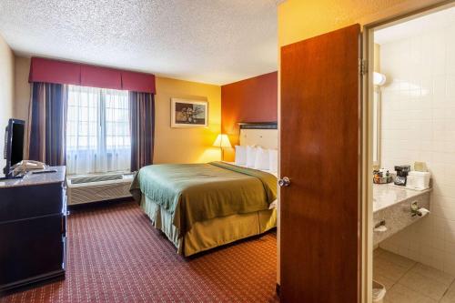 Quality Inn and Suites Lincoln - image 4