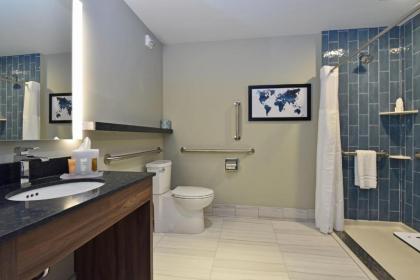 Twin River Casino Hotel - image 15