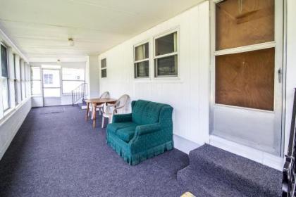 Riverbank Motel and Cabins - image 2