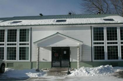 Travelodge by Wyndham Lincoln Near White Mountain - image 3