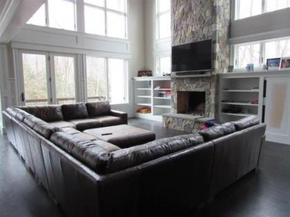Experience a newly constructed private home across from Loon Mountain! - image 2