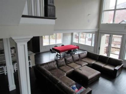 Experience a newly constructed private home across from Loon Mountain! - image 4