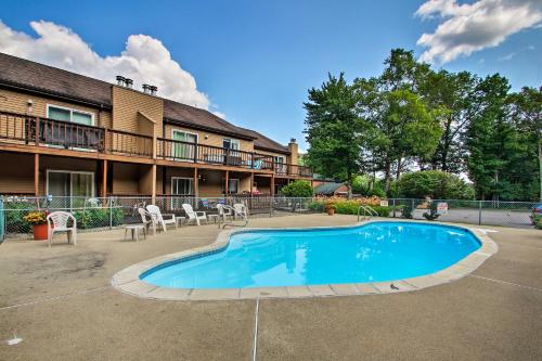 Lincoln Condo with Pool Access 6 Mi to Loon Mtn - image 3