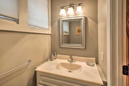 Updated Loon Townhome with Mtn Views and Ski Shuttle! - image 13