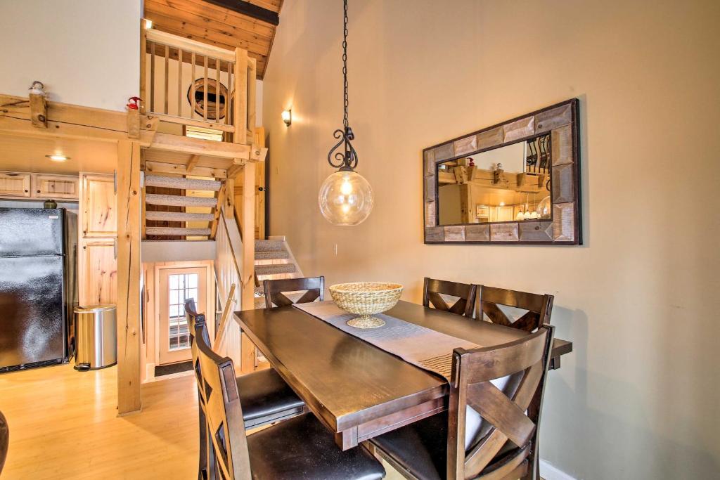Updated Loon Townhome with Mtn Views and Ski Shuttle! - image 5