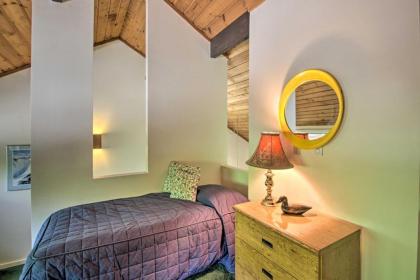 Ideally Located Lincoln Condo Pets Welcome! - image 12