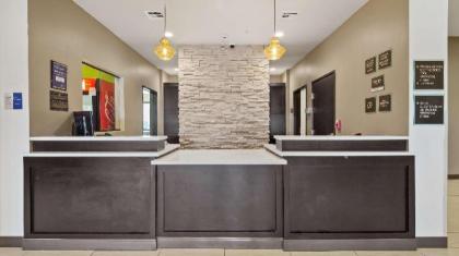 Best Western Lindsay Inn & Suites - image 2