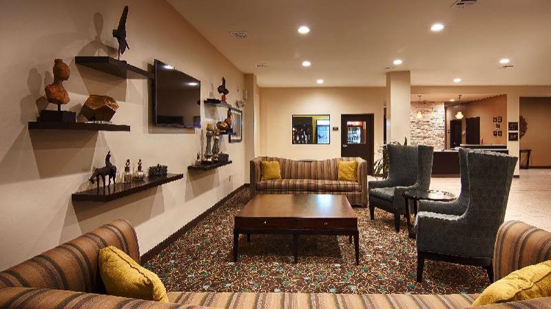 Best Western Lindsay Inn & Suites - image 3