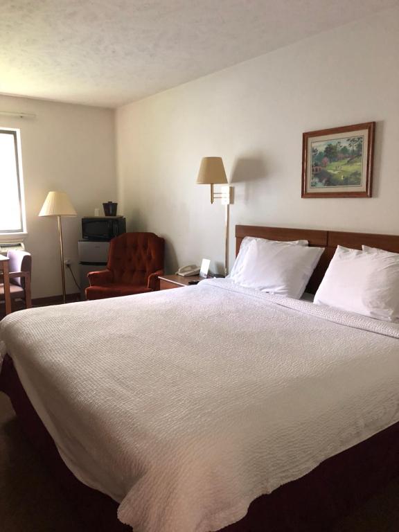 Coronado Motel & RV Park - image 5