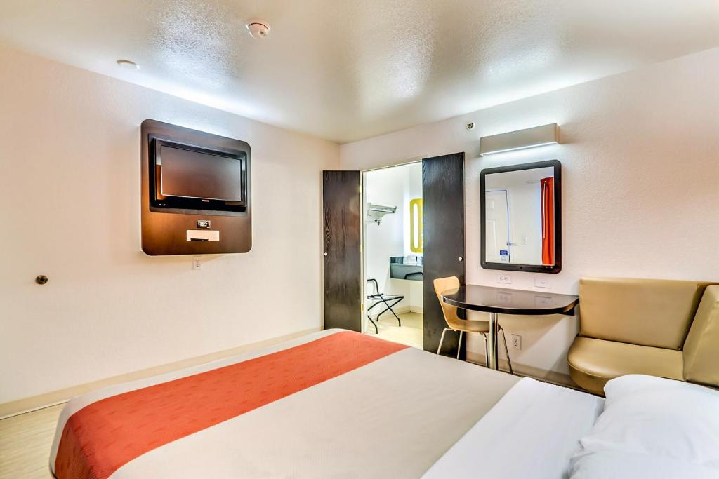 Motel 6-Linthicum Heights MD - BWI Airport - image 3