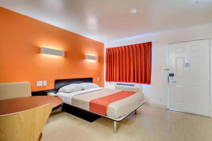 Motel 6-Linthicum Heights MD - BWI Airport - image 4