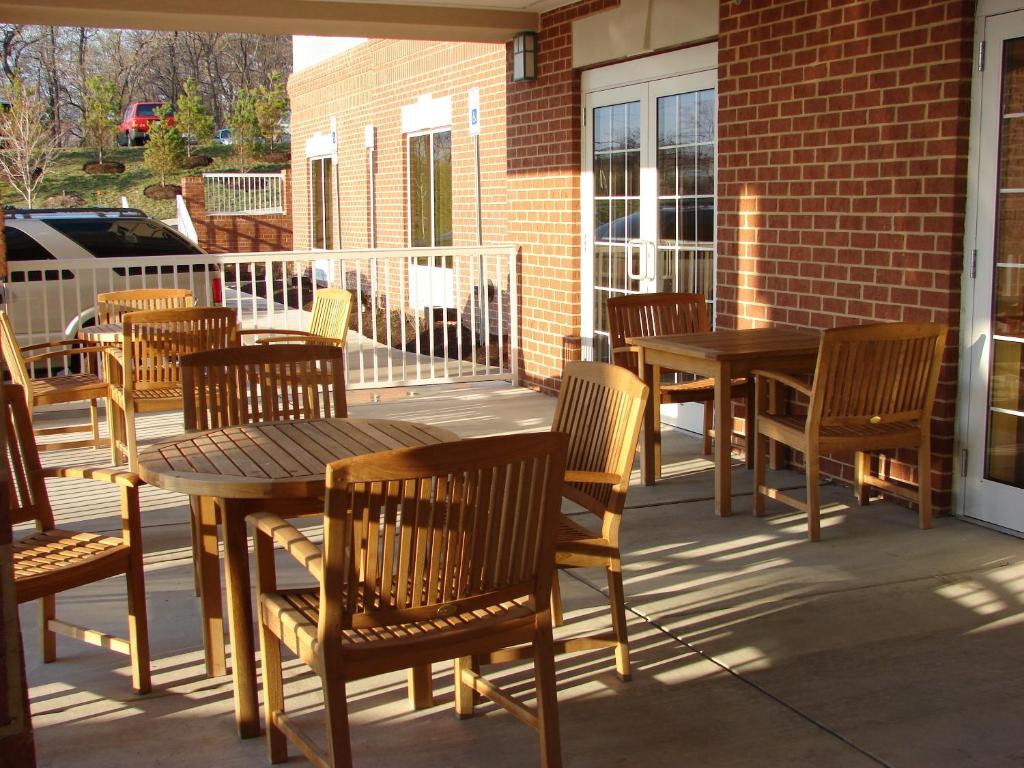 Country Inn & Suites by Radisson BWI Airport (Baltimore) MD - image 3