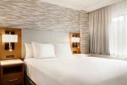 Radisson Hotel Baltimore Downtown-Inner Harbor - image 2