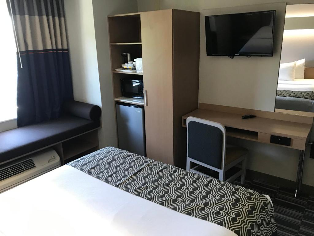 Microtel Inn Suite by Wyndham BWI Airport - image 2