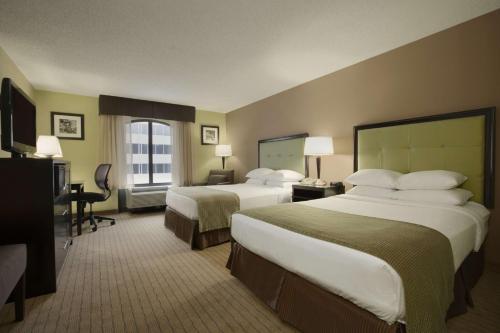 Days Inn by Wyndham Baltimore Inner Harbor - image 2